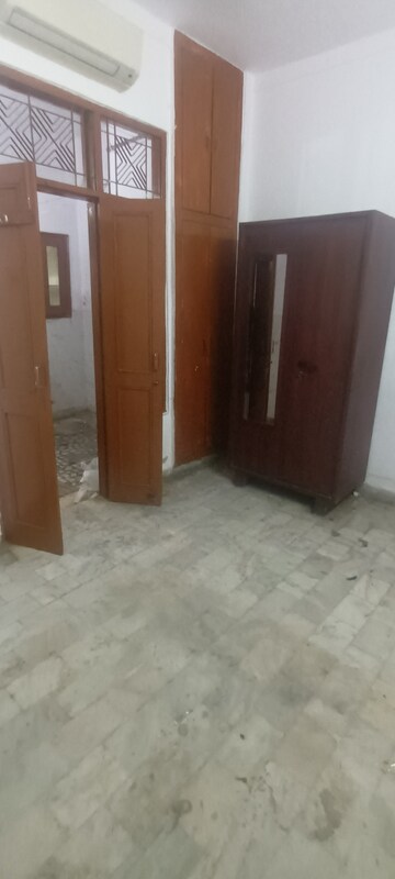 Furnished Amenities in 2 BHK Builder Floor at Rohini Sector 8 – for Rent