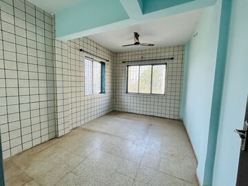 Room in 3 BHK Apartment at Seawoods – for Rent