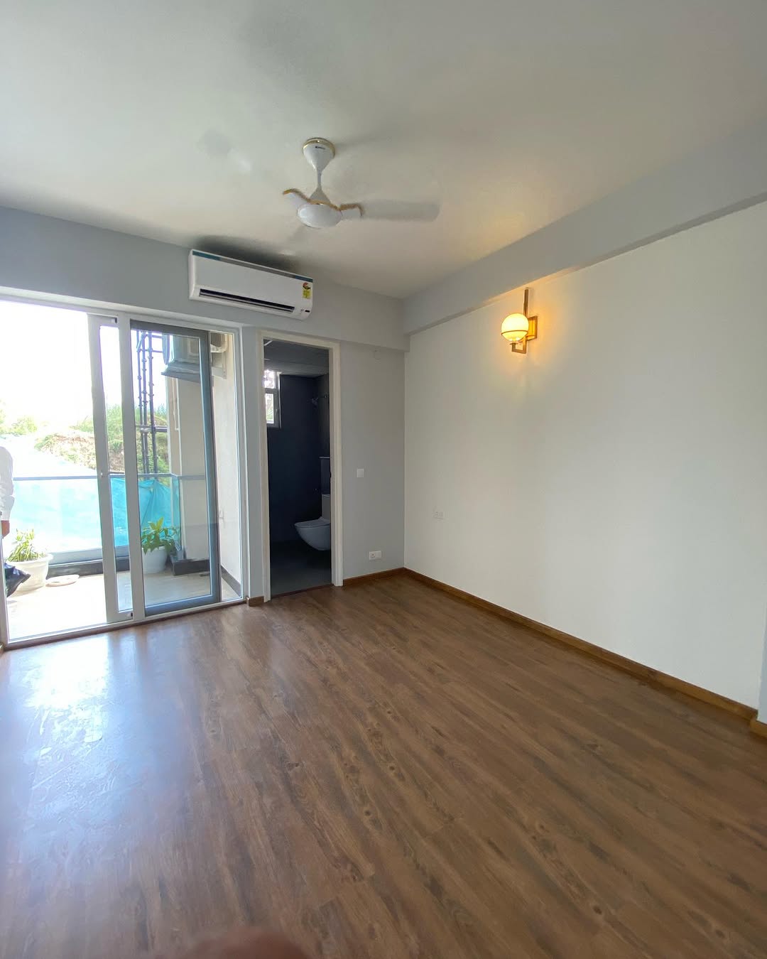 3 BHK + Extra Room 1432 Sq.Ft. Apartment in Signature Global City 92