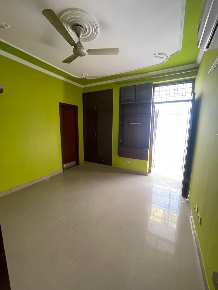 Room, ardee-city 4 Bedroom 300 Sq.Yd. Builder Floor In Sector 52 Gurgaon 8257895