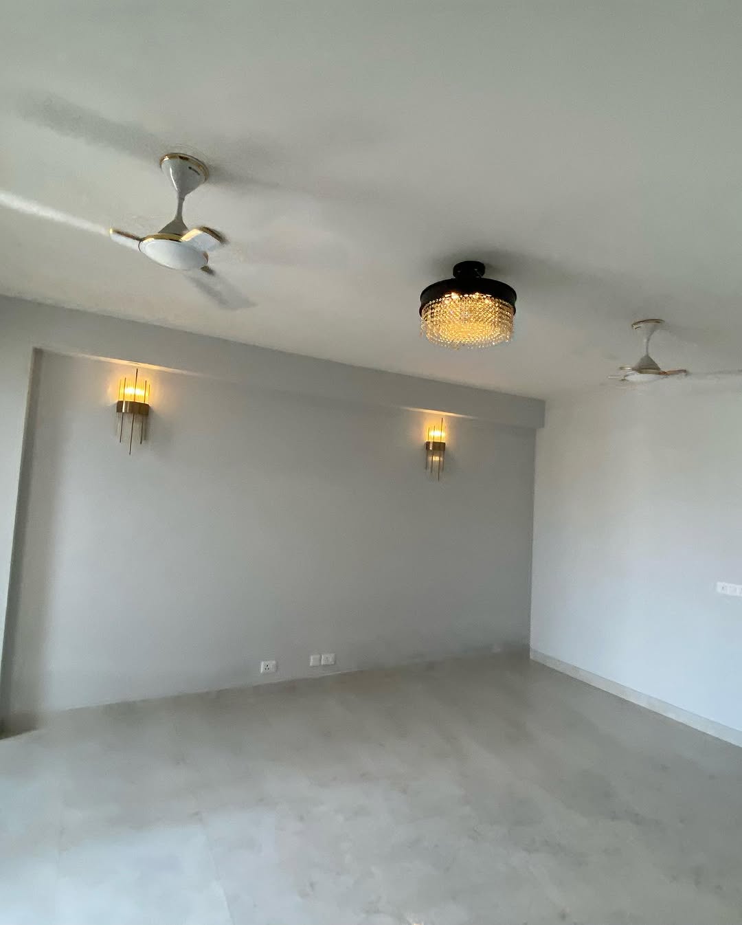 2 BHK + Extra Room Apartment For Sale in Signature Global City