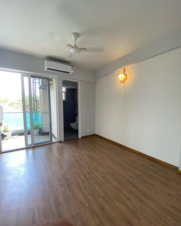 Room in 2 BHK Apartment at Signature Global City, Sector 37d – for Sale