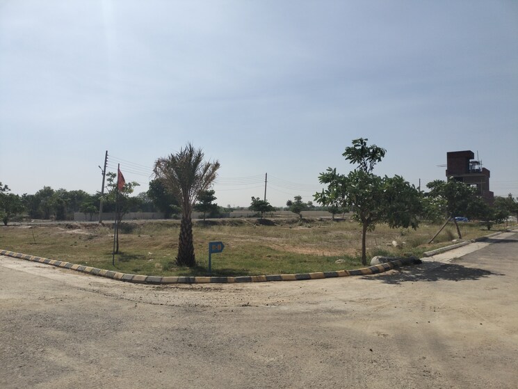 undefined, sector 14  120 Sq.Yd. Plot In Sector 14 Palwal 8257964