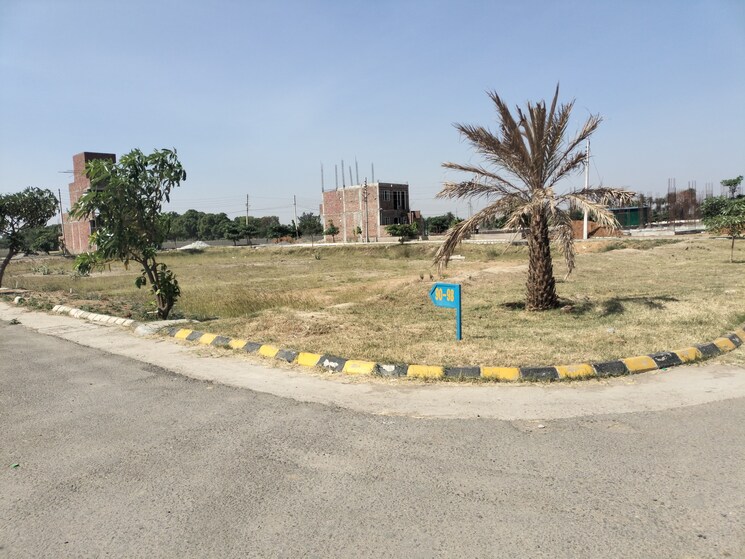 undefined, sector 14  120 Sq.Yd. Plot In Sector 14 Palwal 8257964