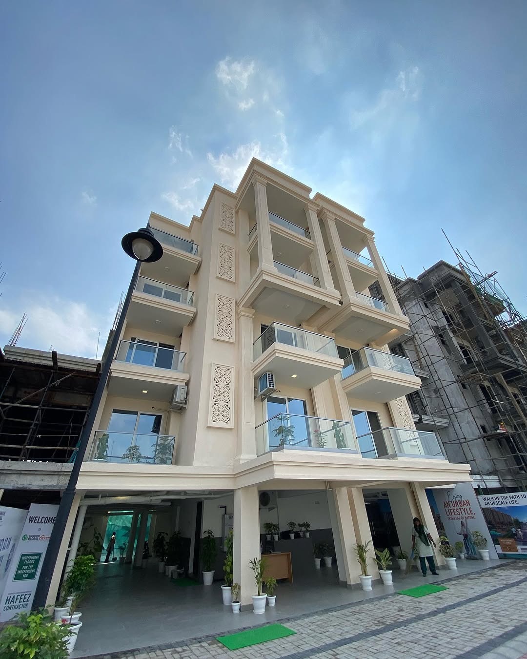 3 BHK + Extra Room Apartment For Sale in Signature Global City