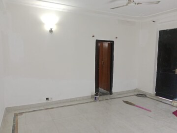Room in 2 BHK Builder Floor at JMS Primeland, Sector 95a – for Sale