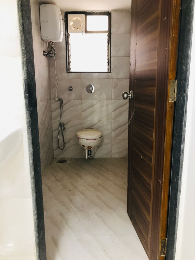 Bathroom, tasmai-borivali-shalimar-chs 1 Bedroom 404 Sq.Ft. Apartment In Ic Colony Mumbai 8258173