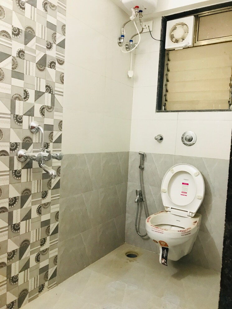 Bathroom, tasmai-borivali-shalimar-chs 1 Bedroom 404 Sq.Ft. Apartment In Ic Colony Mumbai 8258173