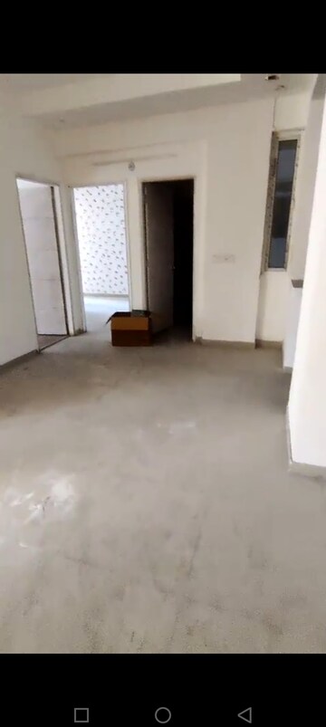 Room in 1.5 BHK Apartment at Prateek Grand Carnesia, Siddharth Vihar – for Rent