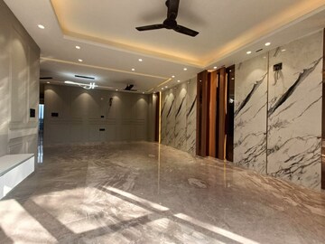 Building Lobby in 4 BHK Builder Floor at Sector 49 – for Sale