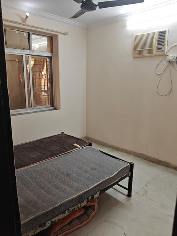 Bedroom in 2 BHK Apartment at Andheri East – for Rent
