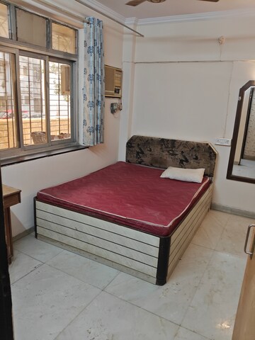 Bedroom in 2 BHK Apartment at Andheri East – for Rent