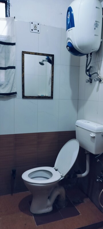 Bathroom in 2 BHK Apartment at Alok Vihar, Sector 50 – for Rent