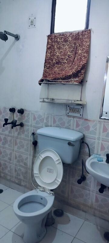 Bathroom in 2 BHK Apartment at Alok Vihar, Sector 50 – for Rent