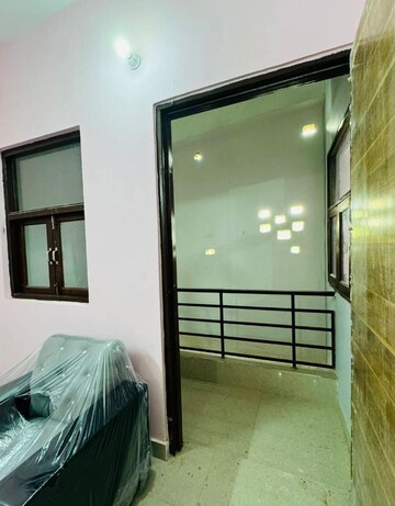 Room in 1 BHK Builder Floor at Saket – for Rent