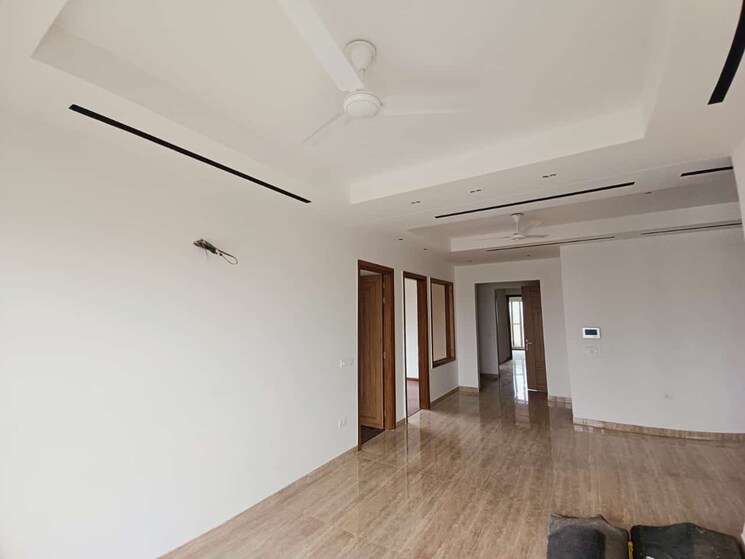 Room, sector 49 3.5 Bedroom 2200 Sq.Ft. Builder Floor In Sector 49 Gurgaon 8258469