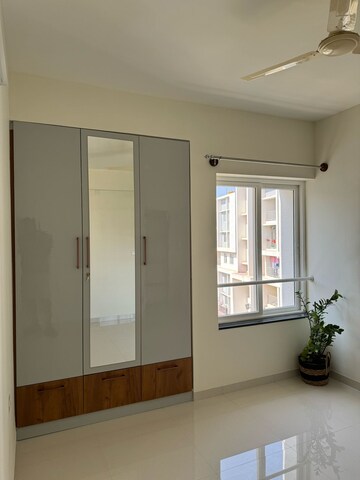 Room in 2 BHK Apartment at Casagrand Lorenza, Kogilu – for Rent