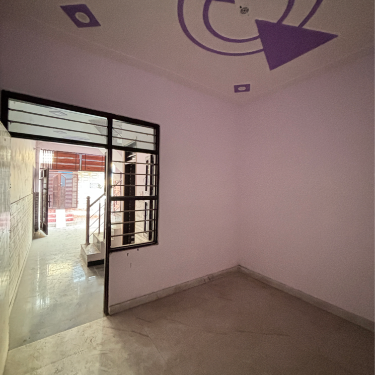 Room, sector 50 4 Bedroom 40 Sq.Yd. Independent House In Sector 50 Faridabad 8258657