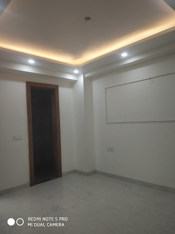 Room in 3 BHK Builder Floor at Sector 55 – for Sale