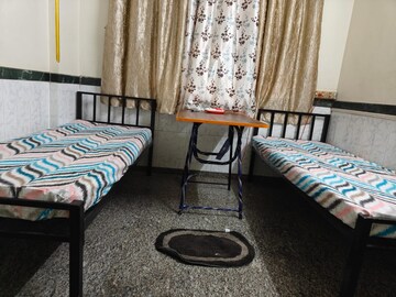 Room in  Pg at Naupada – for Rent