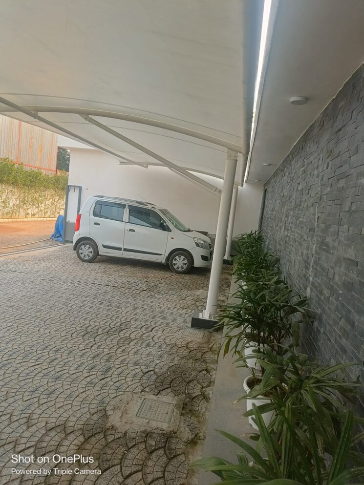  Parking, dera mandi  1200 Sq.Yd. Plot In Dera Mandi Delhi 8259949