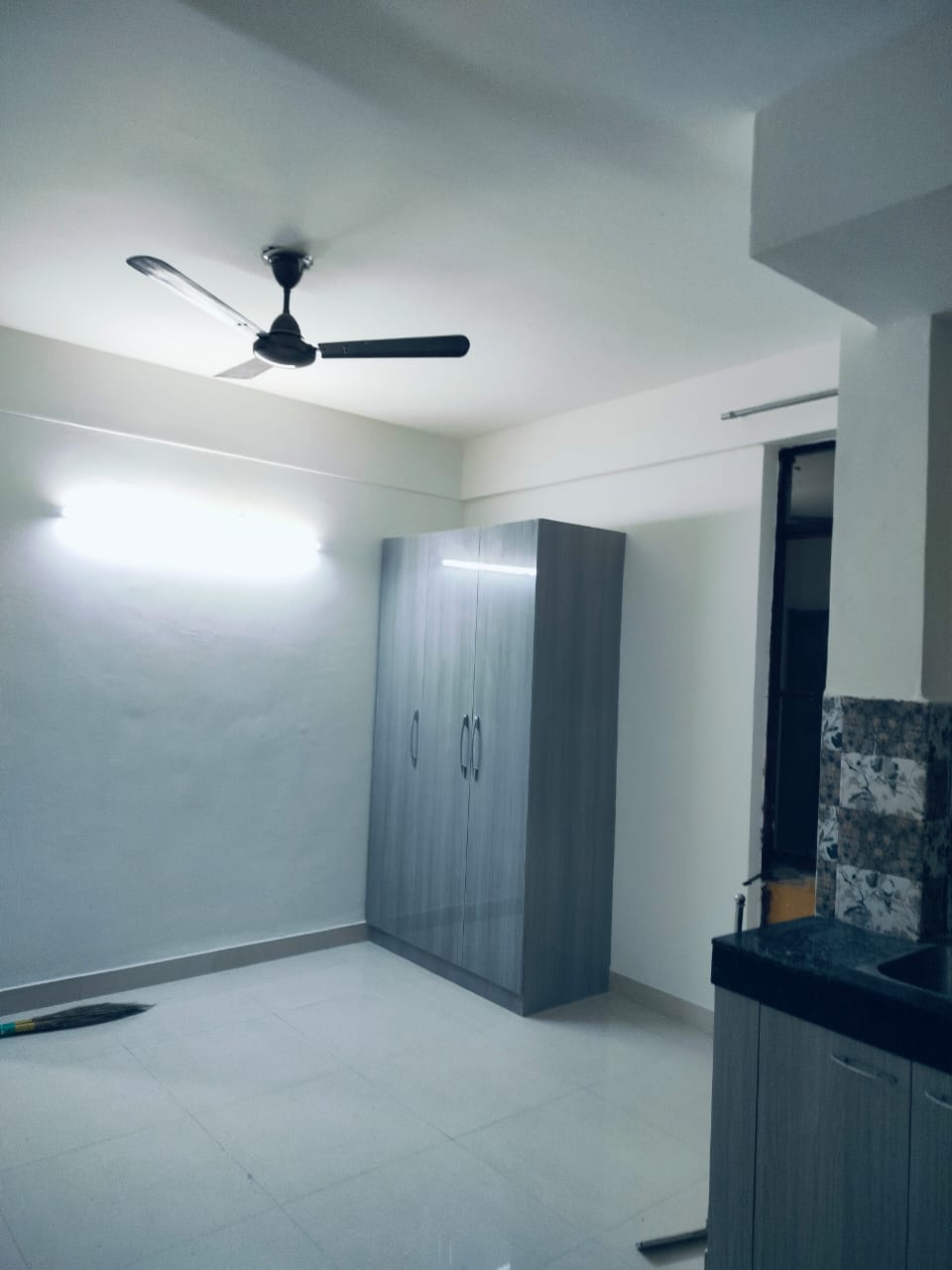 1 BHK + Extra Room Apartment For Sale in Signature Global Synera