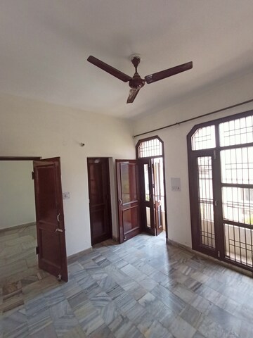 2 BHK Independent House For Rent in Sector 15