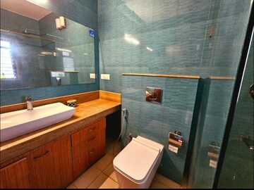 Attached Bathroom in 2 BHK Apartment at Dona Paula – for Rent