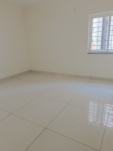 Room in 2 BHK Apartment at Financial District – for Sale