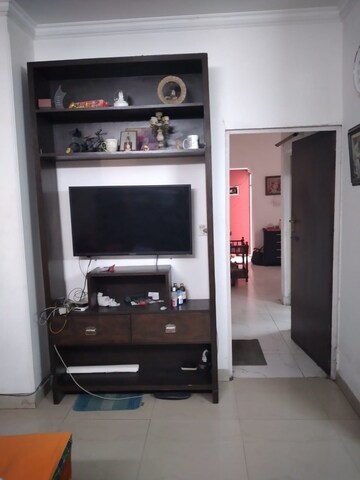 Furnished Amenities in 3 BHK Apartment at Vasant Kunj – for Rent