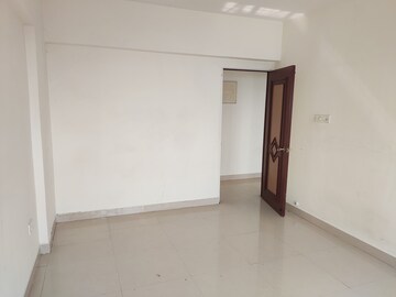 Room in 2 BHK Apartment at Whispering Heights, Malad West – for Rent