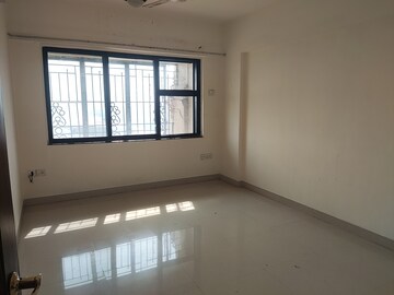 Room in 2 BHK Apartment at Whispering Heights, Malad West – for Rent