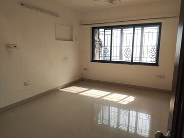 Room in 2 BHK Apartment at Whispering Heights, Malad West – for Rent