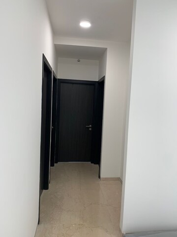 Room in 3 BHK Apartment at Oberoi Sky City, Borivali East – for Rent