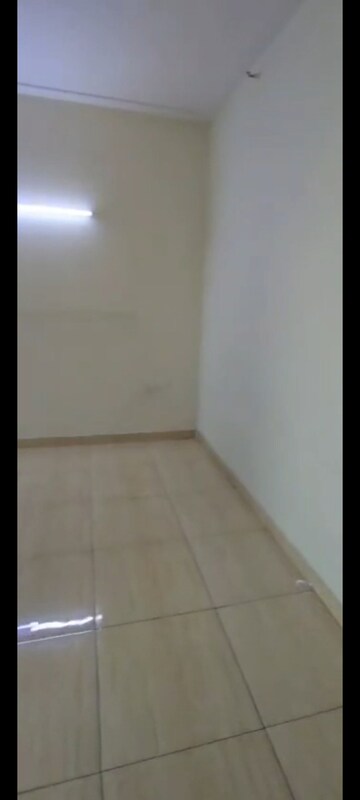 Room in 3.5 BHK Apartment at Gaur Saundaryam, Tech Zone 4 Greater Noida – for Rent