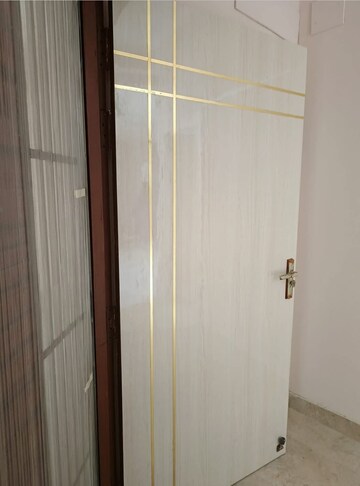 Bathroom in 3.5 BHK Apartment at Gaur Saundaryam, Tech Zone 4 Greater Noida – for Rent