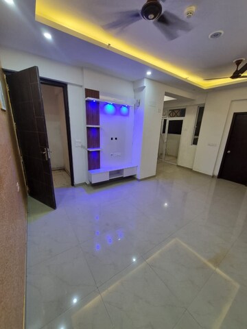 Room in 2 BHK Apartment at Prateek Grand Paeonia, Krishna Vihar – for Rent