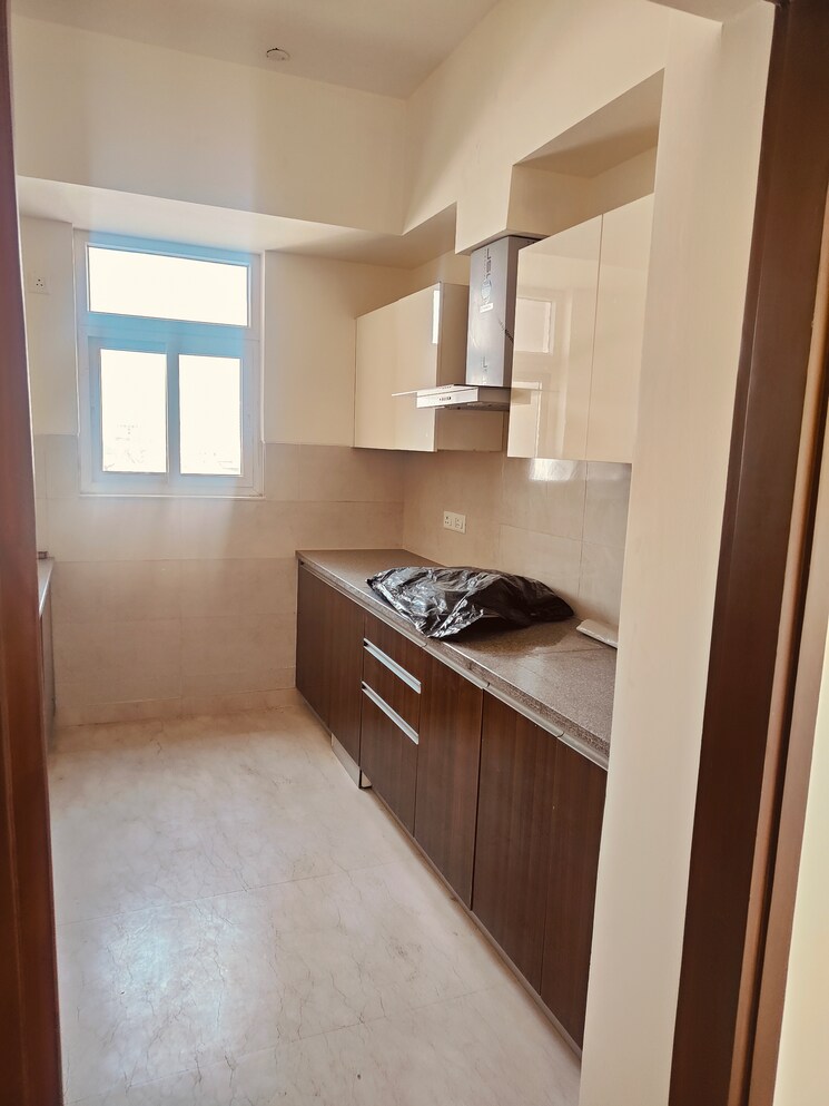 Kitchen, puri-anand-villas-phase-ii 3.5 Bedroom 2335 Sq.Ft. Apartment In Sector 81 Faridabad 8260251