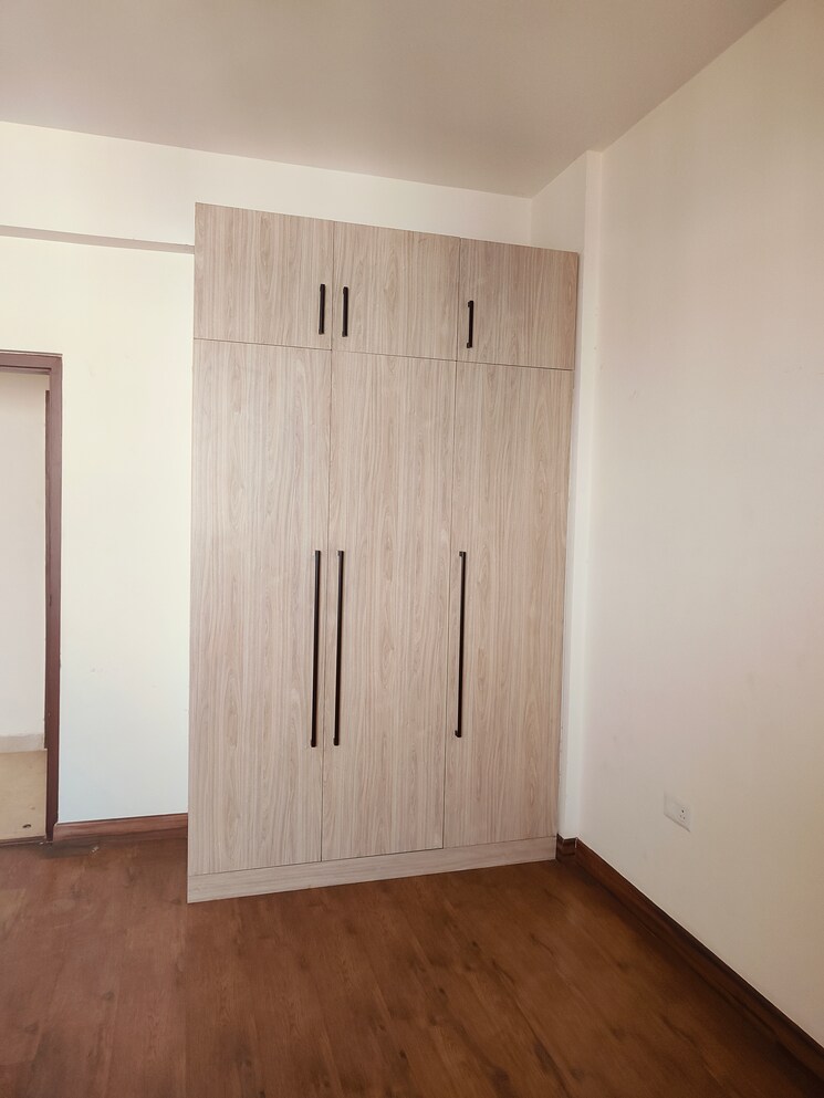 Room, puri-anand-villas-phase-ii 3.5 Bedroom 2335 Sq.Ft. Apartment In Sector 81 Faridabad 8260251