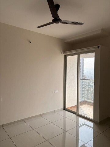 Room in 3 BHK Apartment at VJ YashOne Infinitee, Tathawade – for Rent