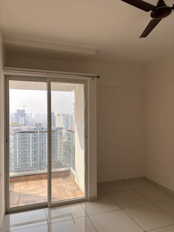 Room in 3 BHK Apartment at VJ YashOne Infinitee, Tathawade – for Rent