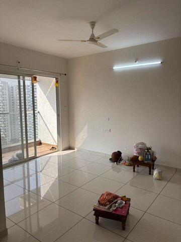 Room in 3 BHK Apartment at VJ YashOne Infinitee, Tathawade – for Rent