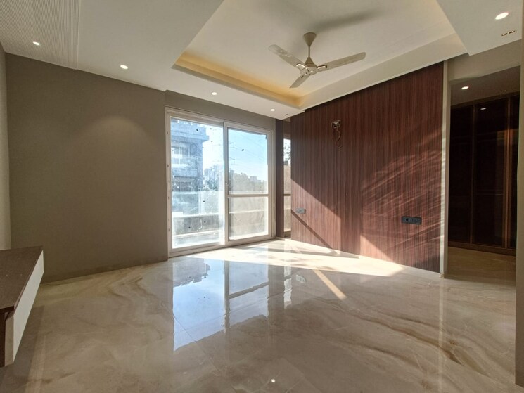 Room, dlf phase ii 4 Bedroom 2700 Sq.Ft. Builder Floor In Dlf Phase ii Gurgaon 8260474