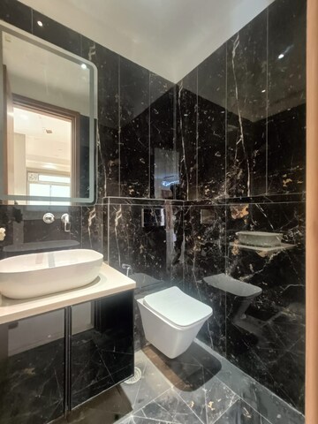 Bathroom in 4 BHK Builder Floor at Dlf Phase 2 – for Sale