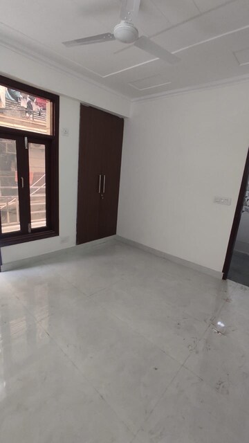 Room in 2 BHK Apartment at Chattarpur – for Rent
