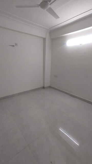 Room in 2 BHK Apartment at Chattarpur – for Rent