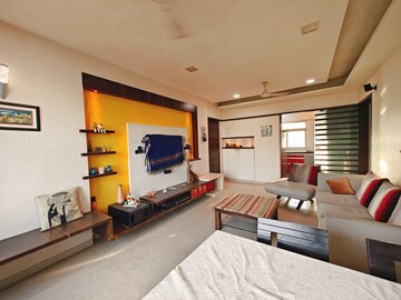 Bedroom in 2 BHK Apartment at Santacruz East – for Rent