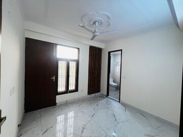 Bedroom in 3 BHK Apartment at Chattarpur – for Rent