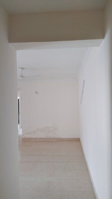 Room in 3 BHK Apartment at Pareena The Elite Residences, Sector 99 – for Rent