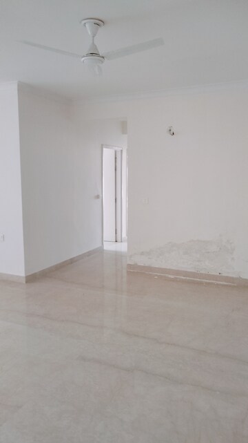 Room in 3 BHK Apartment at Pareena The Elite Residences, Sector 99 – for Rent